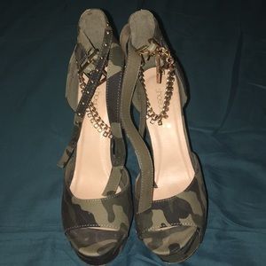 Camouflage High Heels